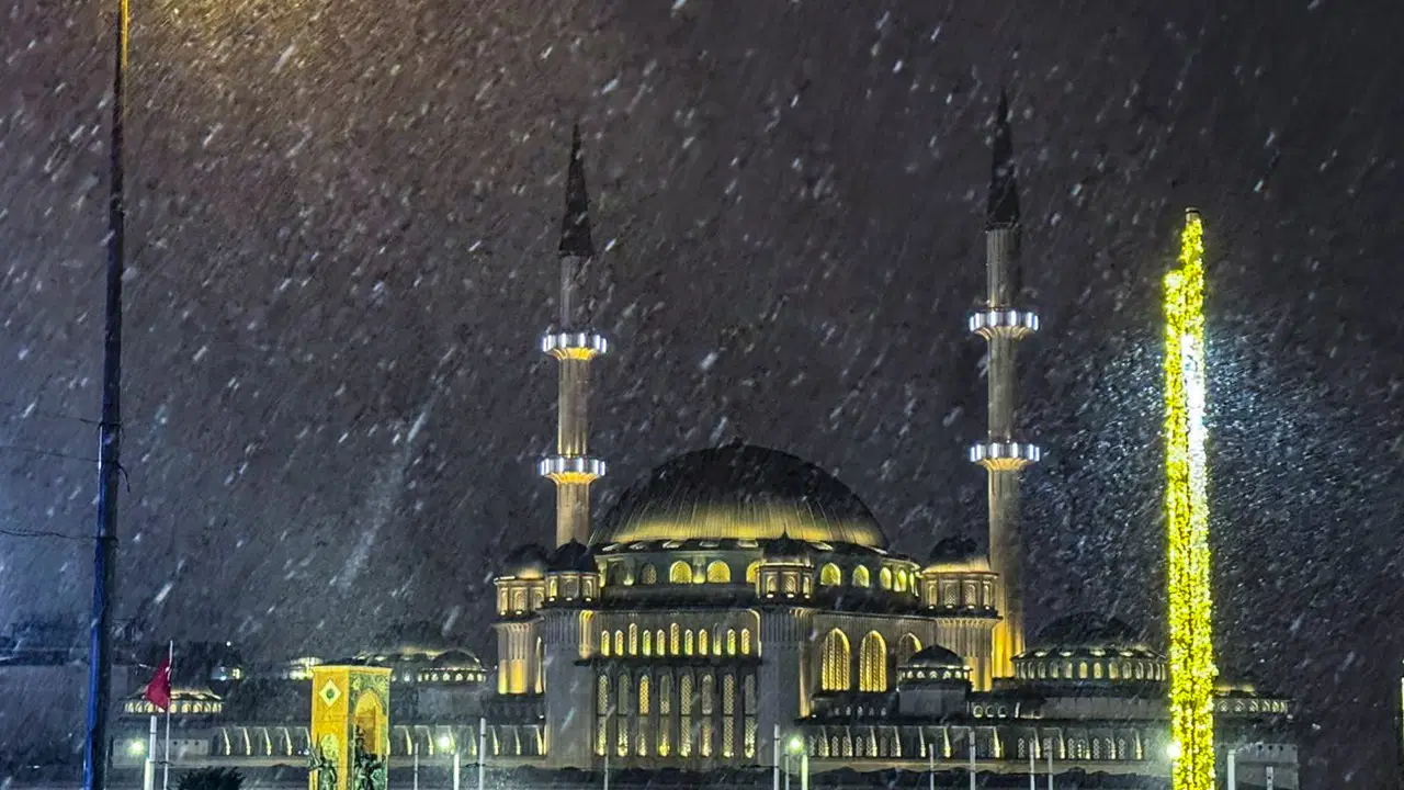 İstanbul Valisi Gül’den açıklama: Okullar tatil olacak mı?