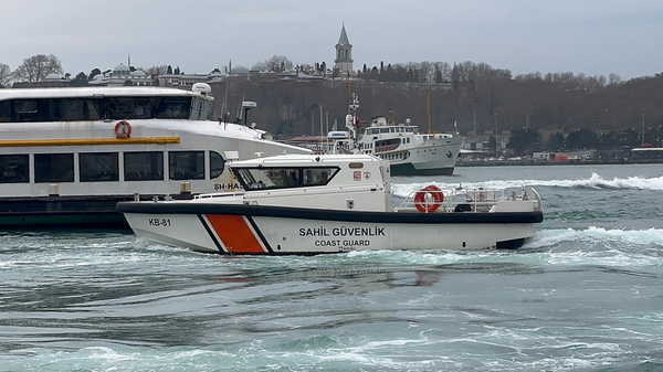 Karaköy İskelesi'nde denizde kadın cesedi bulundu