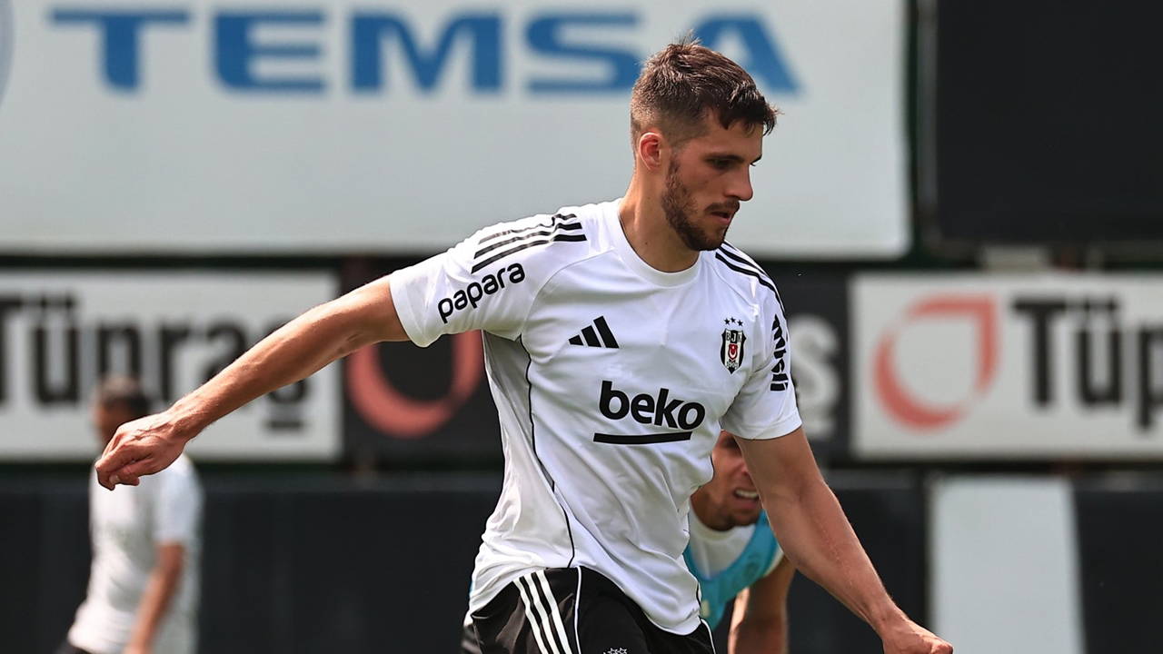 Beşiktaş'ın yeni transferi ilk idmanına çıktı
