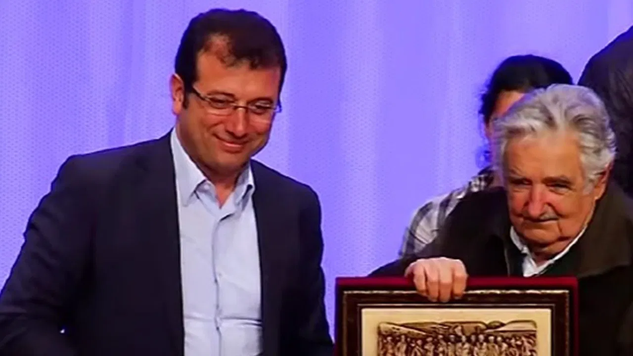 İmamoğlu'ndan 'Pepe' paylaşımı