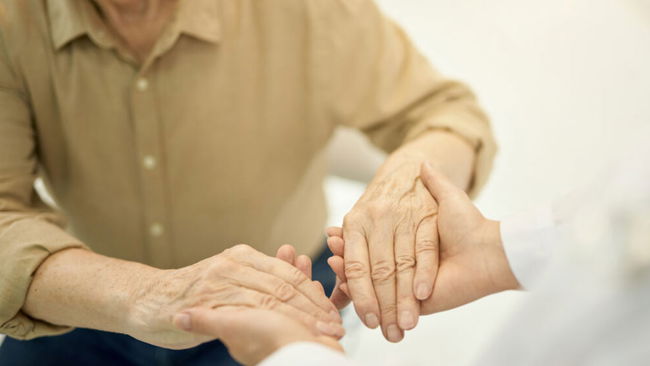 Titreme olmadan da Parkinson olabilir: Sinsi belirtilere dikkat!