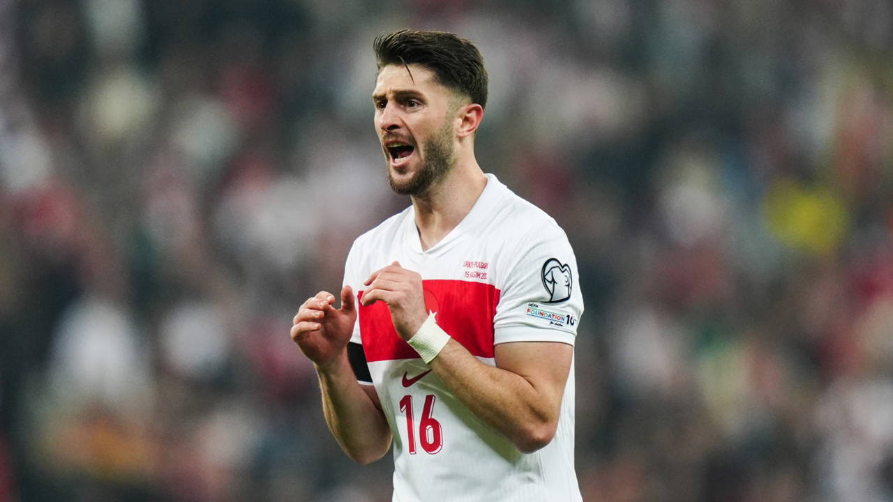 İsmail Yüksek, İspanya maçında cezalı duruma düştü!