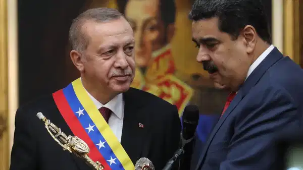 Ömer Çelik'ten 'ABD' ve 'Trump'sız mesaj!