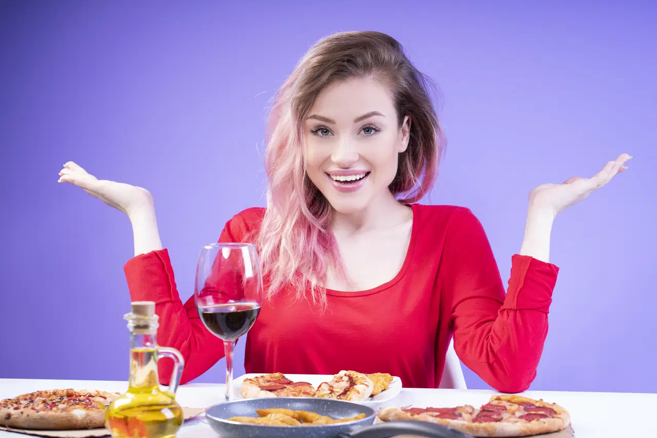 Regl döneminde neden daha aç hissediyoruz? İşte döngünüze özel beslenme rehberi