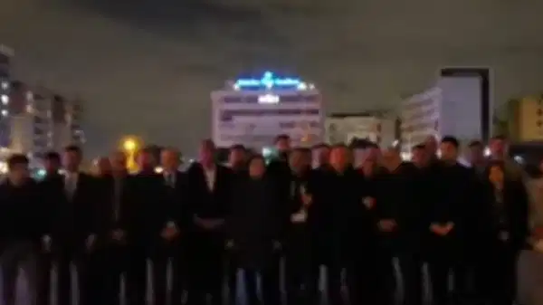 CHP’nin Bağcılar mitingi öncesi hazırlıklar sürerken meydanın elektriği kesildi