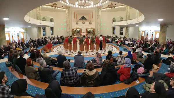 Aleviler, Saray’ın masasındaki ikinci açılıma tepki gösterdi, laikliğe işaret etti: Din sarmalına sokuluyor