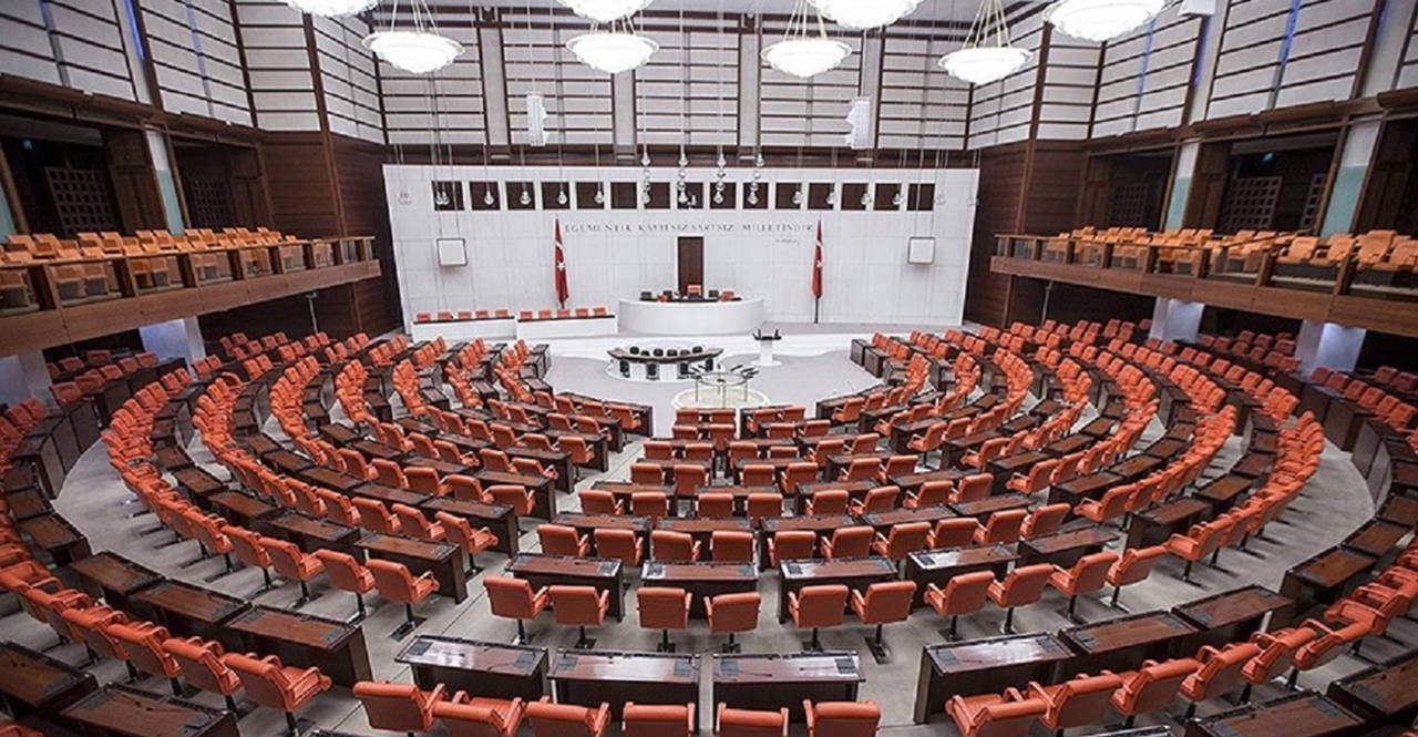 TBMM Genel Kurulu, Başkanlık Divanı'nın teşekkül etmemesi nedeniyle aç-kapa yaptı