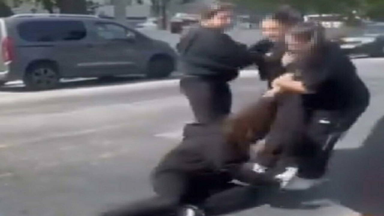 Darbedilen lise öğrencisinin annesinden, 'bıçakla tehdit' iddiası