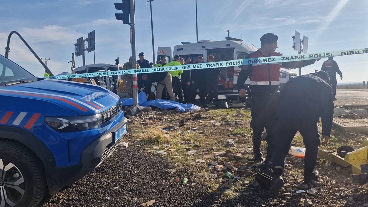Son Dakika... Diyarbakır'da feci kaza: 2 kişi öldü, 3 yaralı