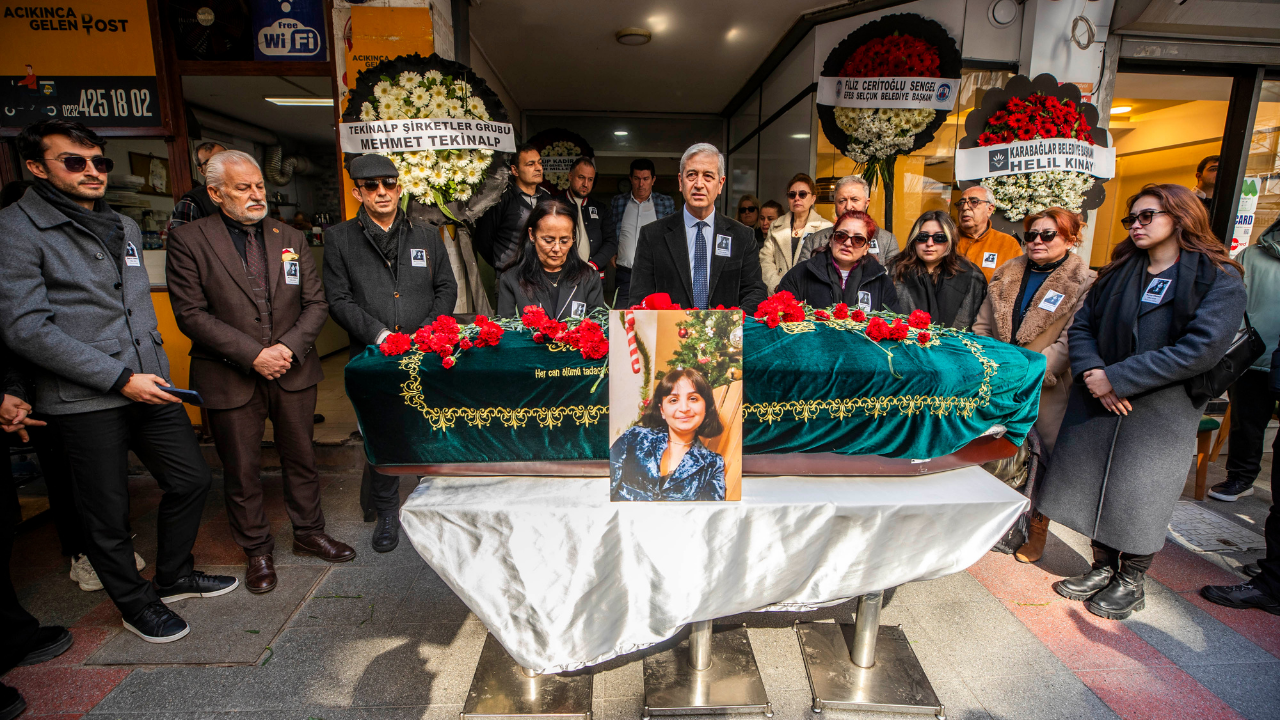 Burcu Yanar alkışlarla son yolculuğuna uğurlandı