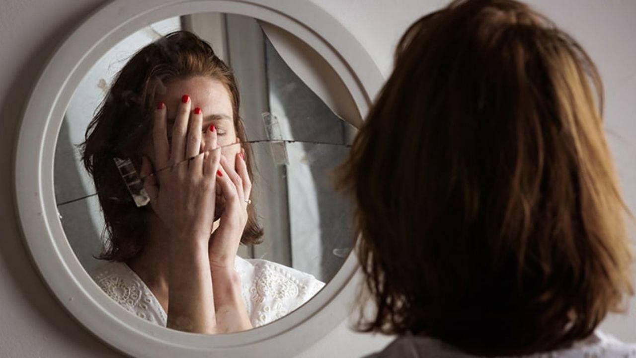 Beden algısını bozan görünmez tehlike: Quasimodo sendromu nedir, belirtileri nelerdir?