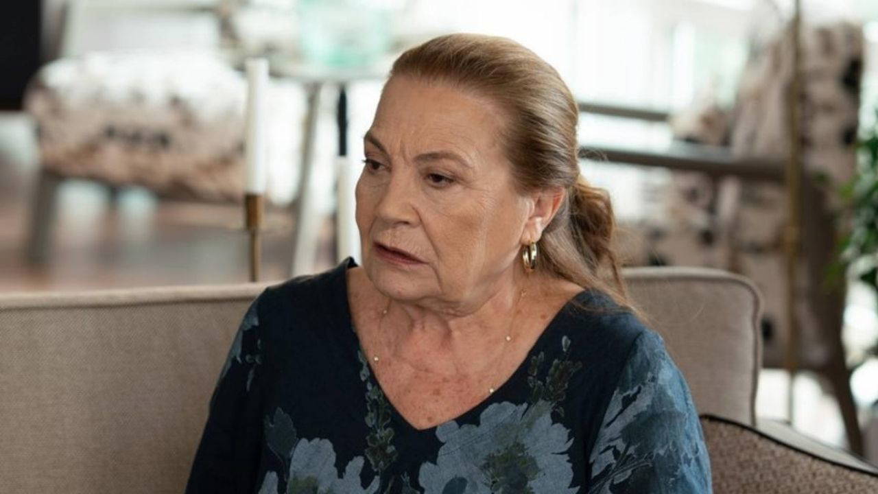 Kızılcık Şerbeti'nden ayrılan Aliye Uzunatağan sessizliğini bozdu: 'İş terbiyem konuşmama izin vermez'