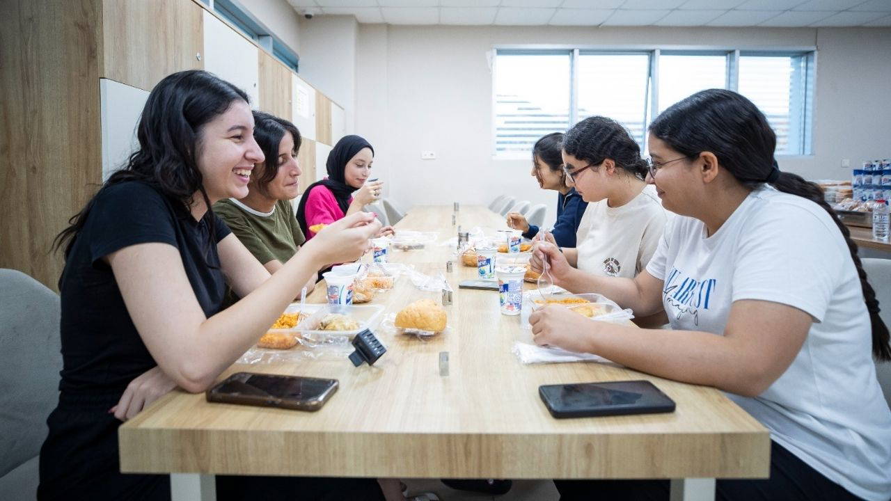 İzmir Büyükşehir’den üniversitelilere barınma desteği: Ücret 2 bin TL