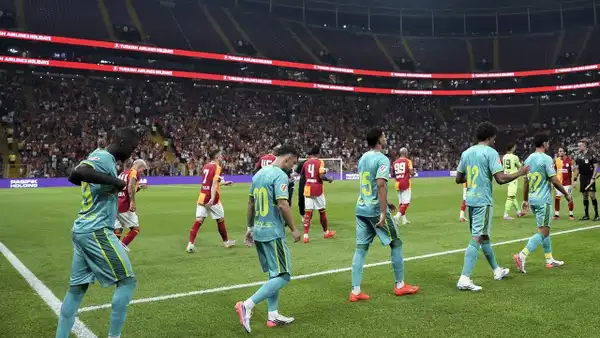 Villarreal karşılaşmasının ardından... Galatasaray taraftarından Dursun Özbek'e transfer tepkisi