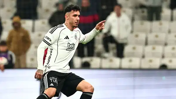 Emirhan Topçu'dan Beşiktaş'a kötü haber!