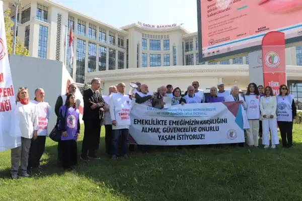 Her 4 emekli hekimden 3'ü çalışmak zorunda hissediyor: Kendimizi güvende hissedebildiğimiz bir düzen istiyoruz