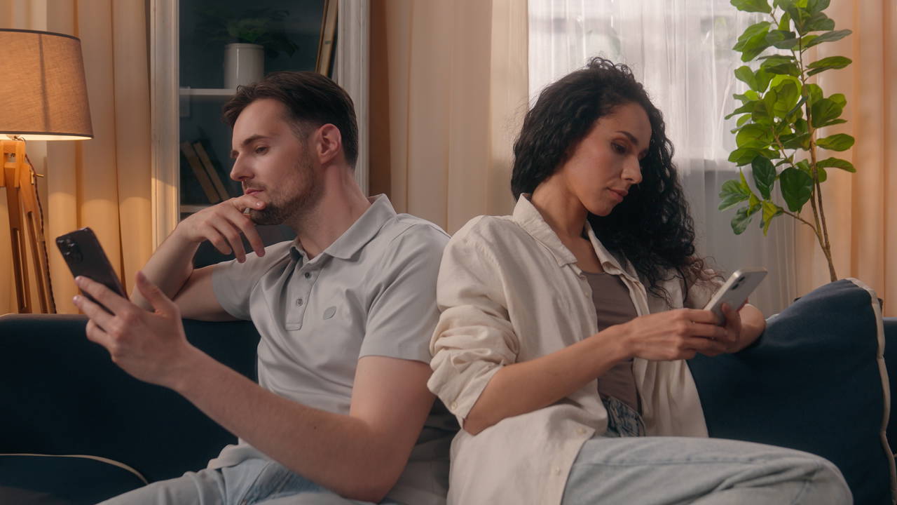 Telefonuna bakmadan asla huzur bulamayan 4 burç: Bu burçlar teknolojiden asla uzak kalamıyor...