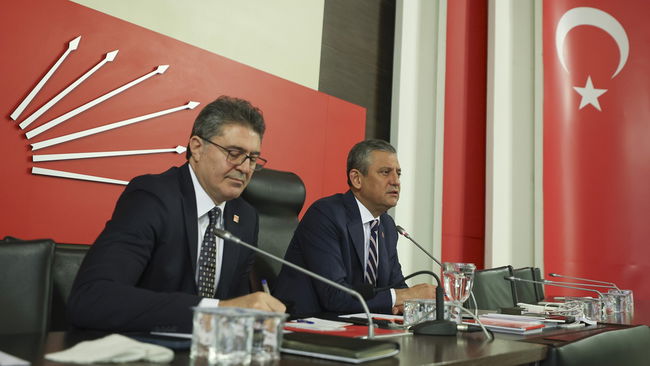 Özgür Özel, Olağanüstü İl Başkanları Toplantısına başkanlık etti