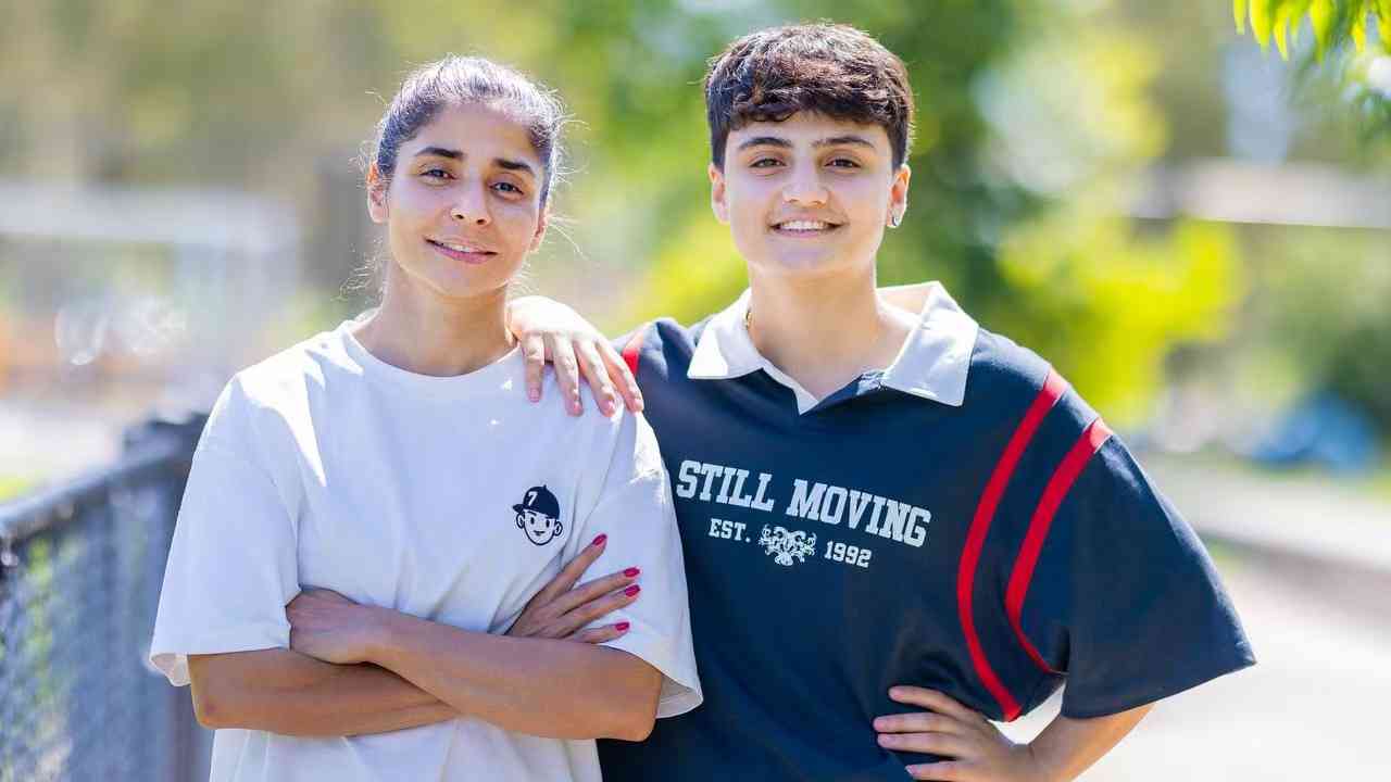 İranlı iki kadın futbolcu Avustralya vatandaşı oldu