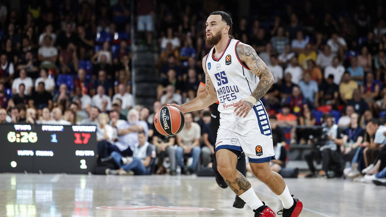 Gözyaşları içinde sahayı terk etmişti: Mike James'ten Anadolu Efes'e kötü haber