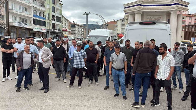 Maaşlarını alamayan maden işçileri iş durdurdu