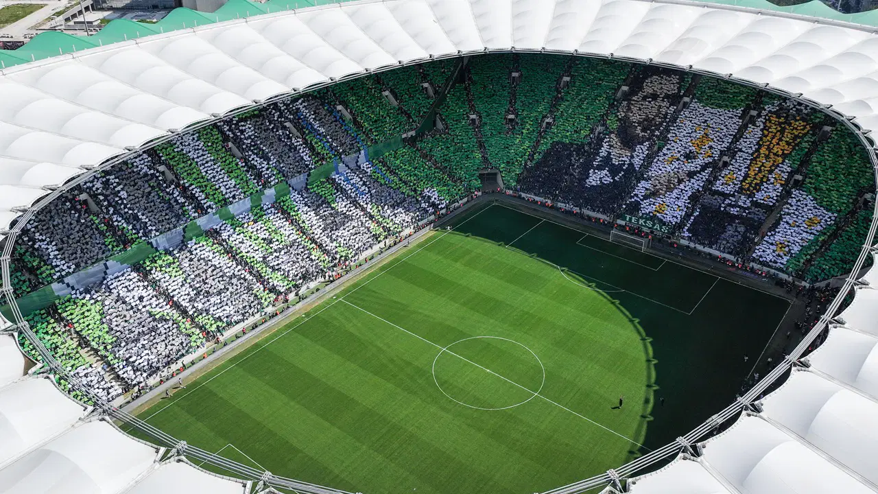 Bursasporlu taraftarlardan şampiyonluk maçında nefes kesen koreografi