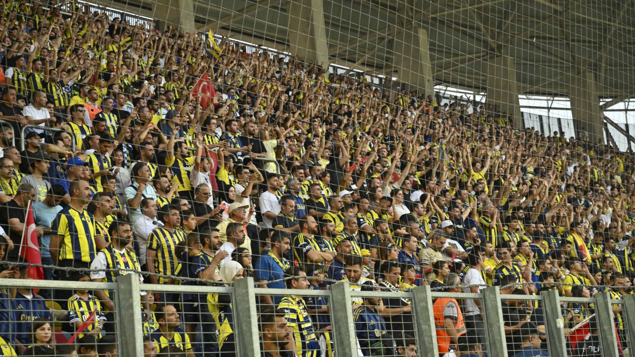 Fenerbahçeli taraftarlardan 'Ali Koç istifa' tezahüratı!