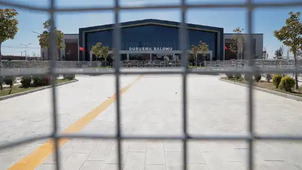 TGC'den İBB davası ile Bakanlık toplantısındaki akreditasyon ayrımcılığına tepki