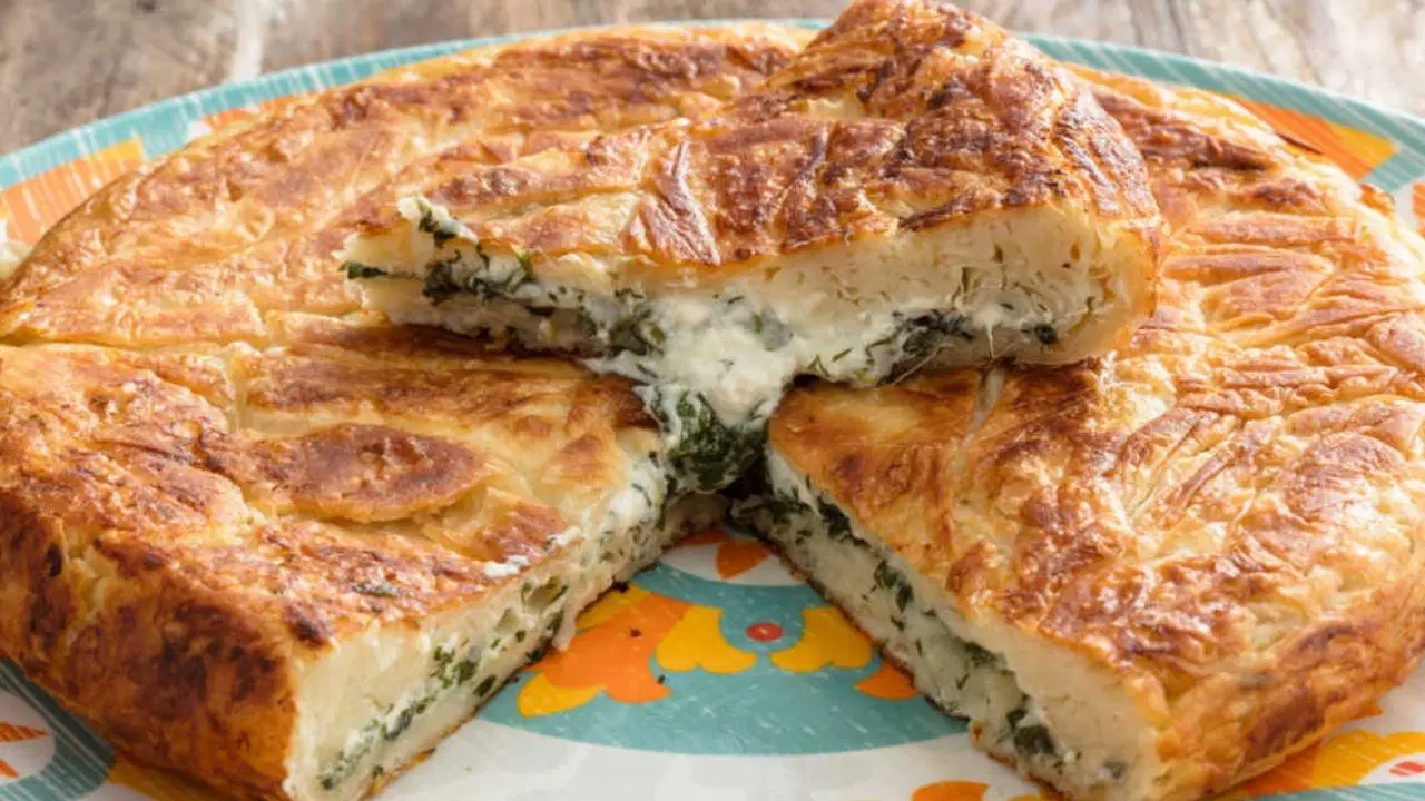 Kahvaltıya Pratik Lezzet: Peynirli Tava Böreği Tarifi