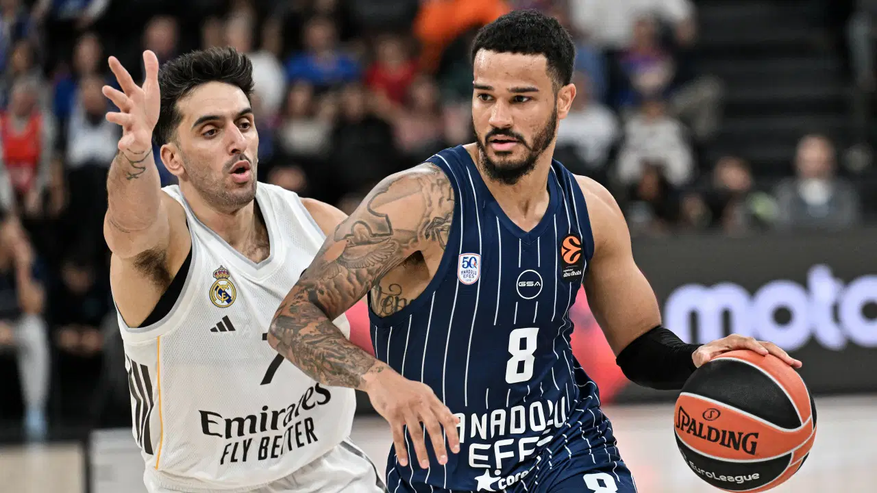 Anadolu Efes kendi evinde mağlup!