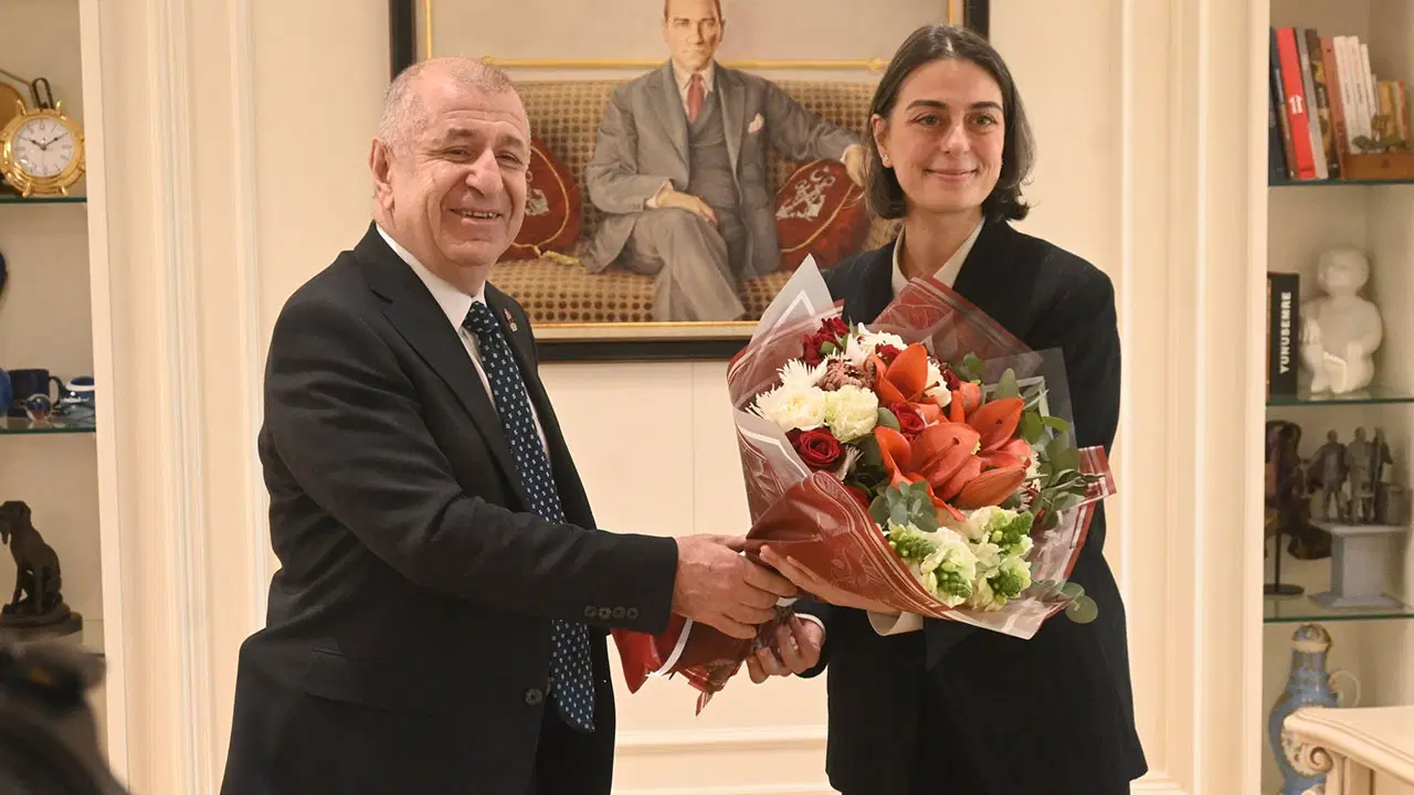 Zafer Partisi lideri Ümit Özdağ, Üsküdar Belediye Başkanı Sinem Dedetaş’ı ziyaret etti