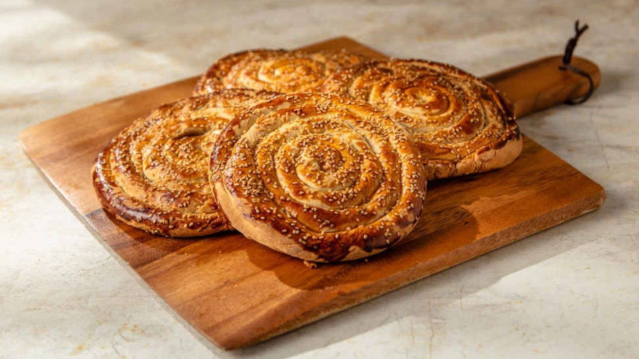 Kahvaltıya sıcak dokunuş: Tahinli çörek tarifi