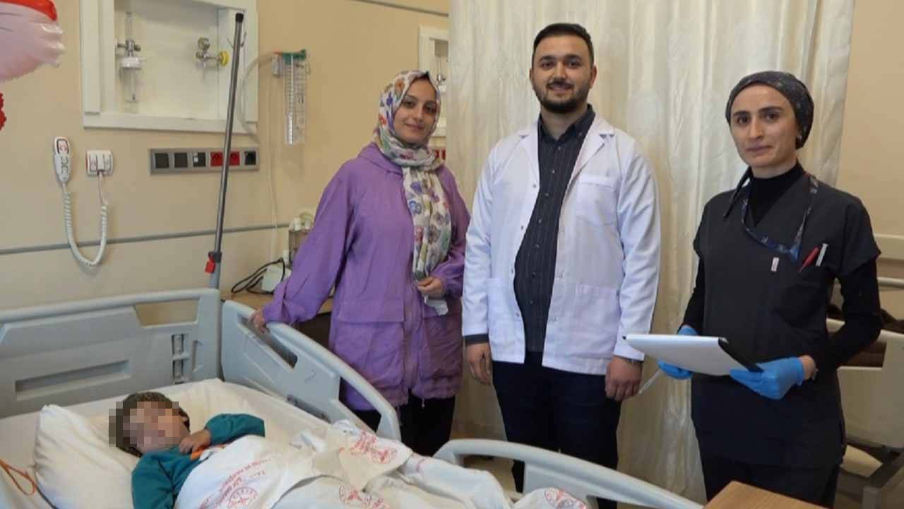 Akciğerine ceviz parçaları kaçan Yiğit, ameliyatla sağlığına kavuştu