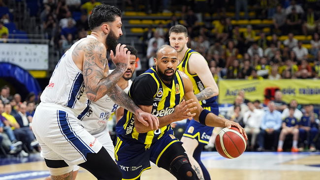 Fenerbahçe Beko'dan Anadolu Efes karşısında nefes kesen geri dönüş
