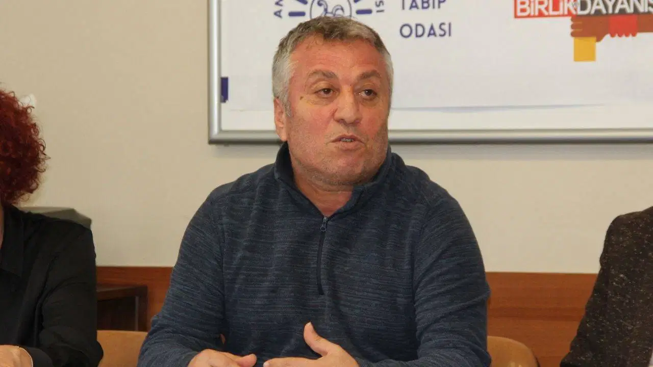 e-Devlet'e bakınca fark etti: Devlet memurunu AKP’ye üye yapmışlar!