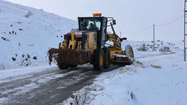 Sivas'ta 637 yerleşim yerinin yolu ulaşıma kapalı