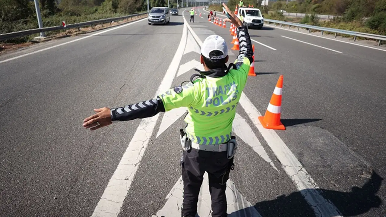 İstanbul'da bazı yollar trafiğe kapatıldı