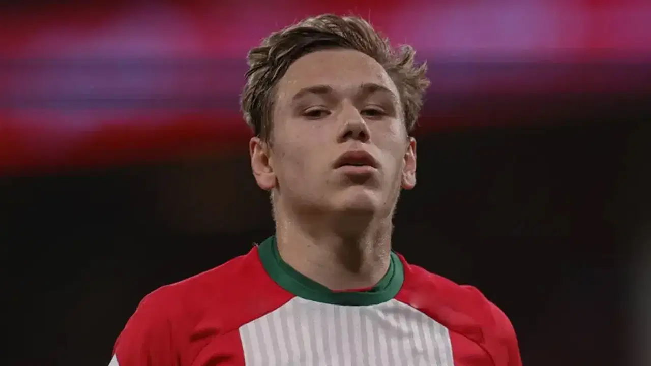Galatasaray'ın yeni transferi Aleksey Batrakov, İstanbul'a geldi