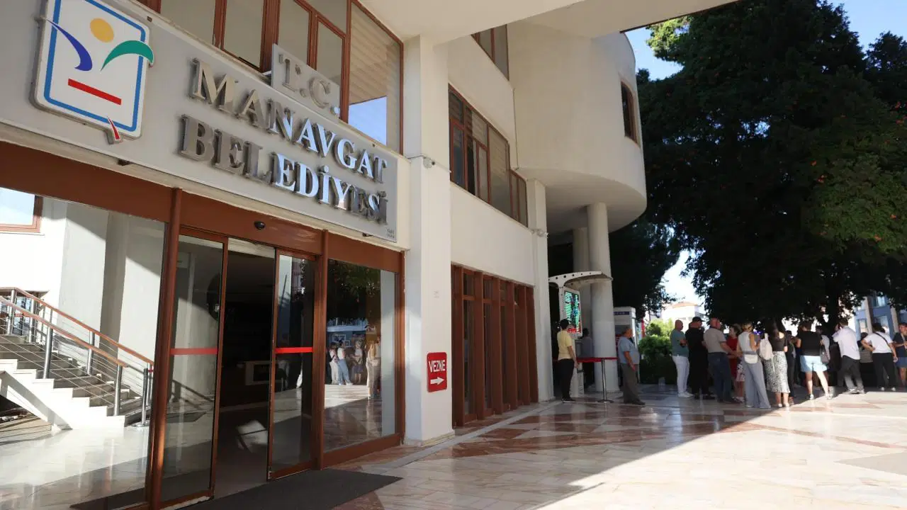 Manavgat Belediye Başkan Yardımcısı Özer, CHP'den ve görevlerinden istifa etti