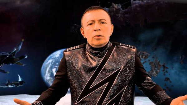 Mustafa Topaloğlu sahnede çılgına döndü: Benim gibi adama 'kısa kes' diyemezsin!