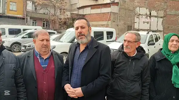 Elazığ'da 'ağır hasarlı' bina, 'hafif hasarlı'ya çevrildi: TOKİ'ye yerleşen depremzedelere 'Anahtarı getirin' denildi!