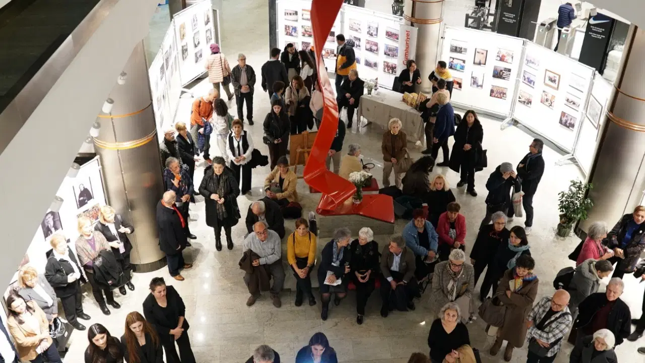 Türkan Saylan anısına 'Güneş Umuttan Şimdi Doğar' sergisi sanatseverlerle buluştu