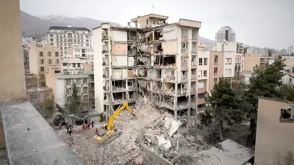 Trump’tan diyalog açıklaması, İsrail’den saldırı: Tahran yeniden vuruldu