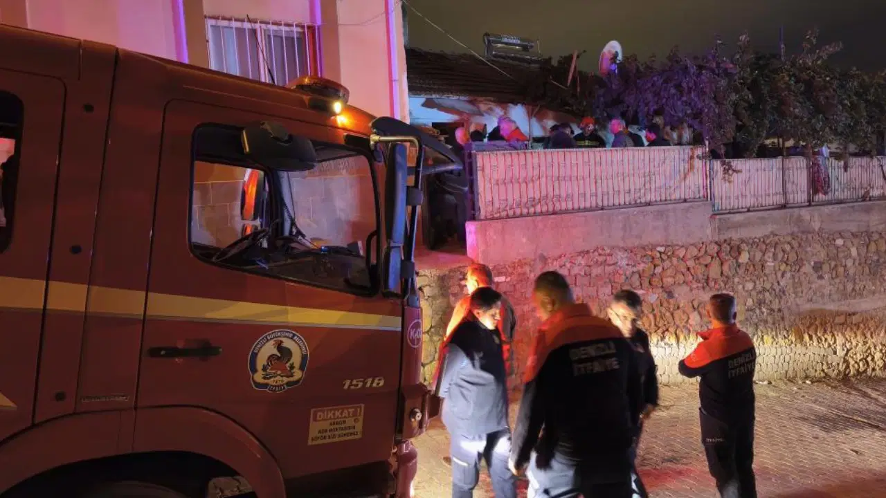 Denizli'de düğün hazırlığı yapılan evin tavanı çöktü: 6 yaralı