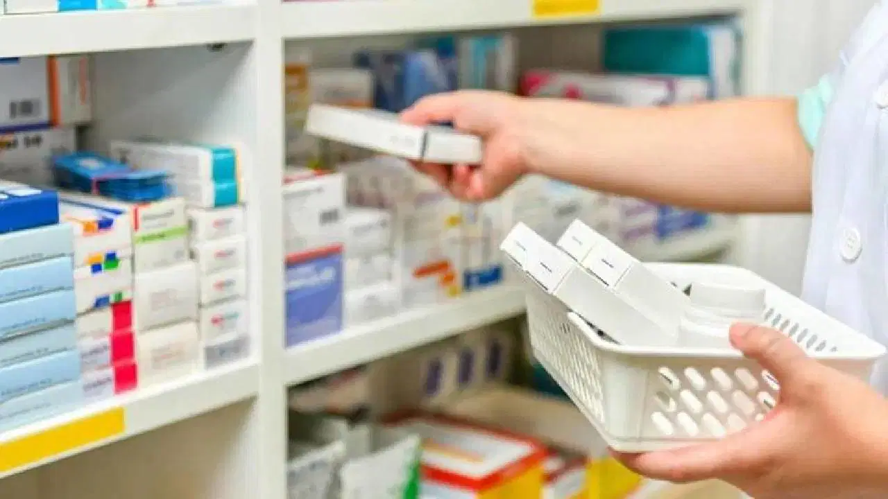 Hekimlerle omuz omuza yürüyen eczacıların can güvenliği pamuk ipliğinde: Alanın sessiz nöbetçileri