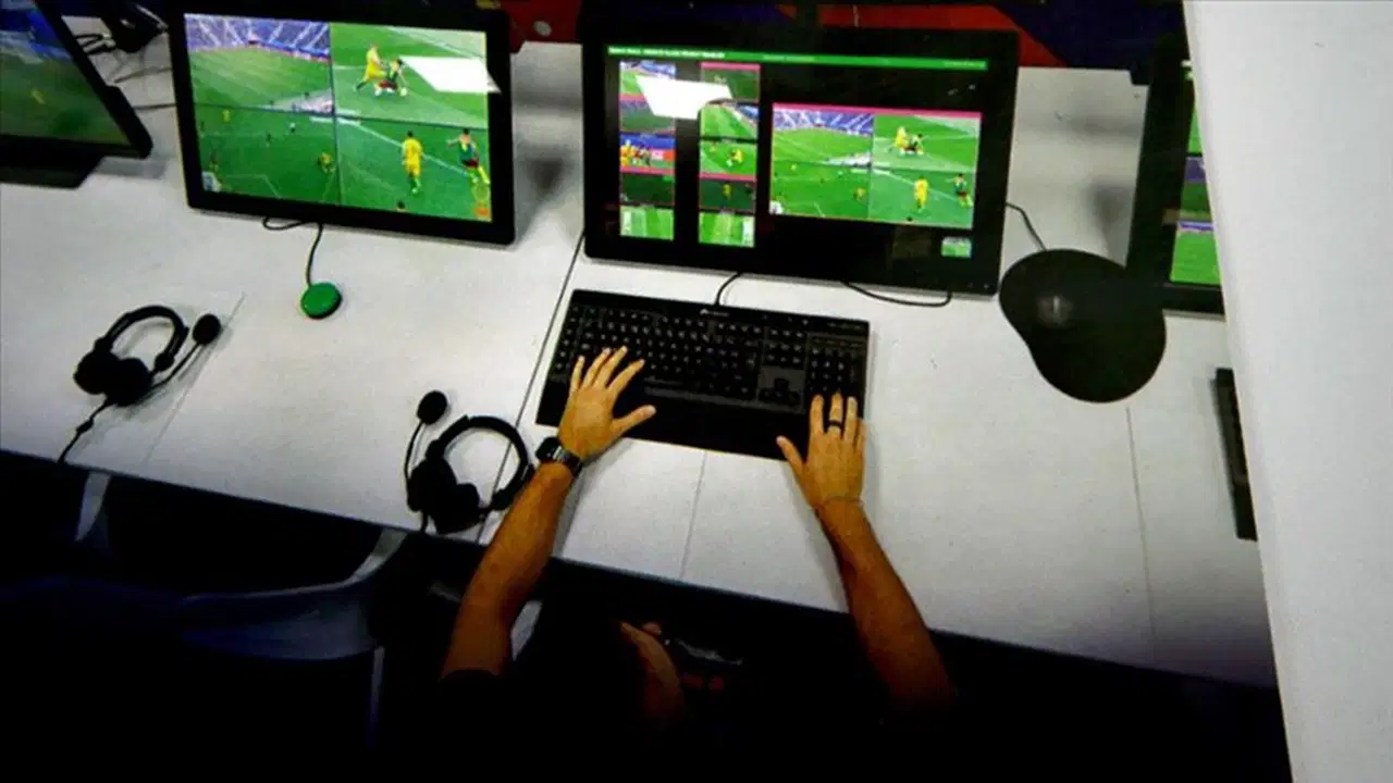 Trabzonspor-Beşiktaş maçının VAR hakemi açıklandı