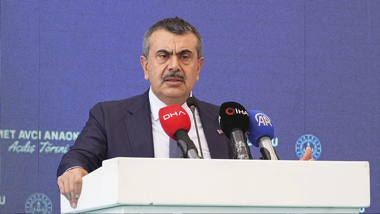 Eğitim-İş Başkanı Özbay: 969 okul yöneticisi Tekin'in konuşmasına 'plansızca' çağrıldı
