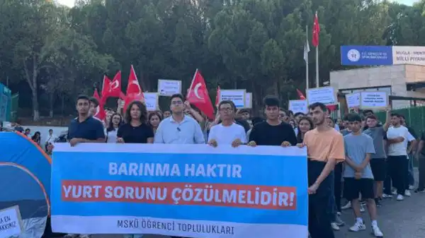 Öğrencilerden Barınma Isyanı: “Bakanlık, Valilik Ve Belediye Göreve”