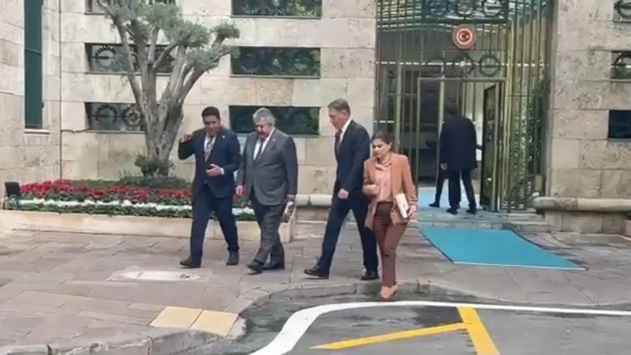 TBMM Başkanı Kurtulmuş, süreç komisyonu üyesi grup başkanvekilleriyle görüştü 