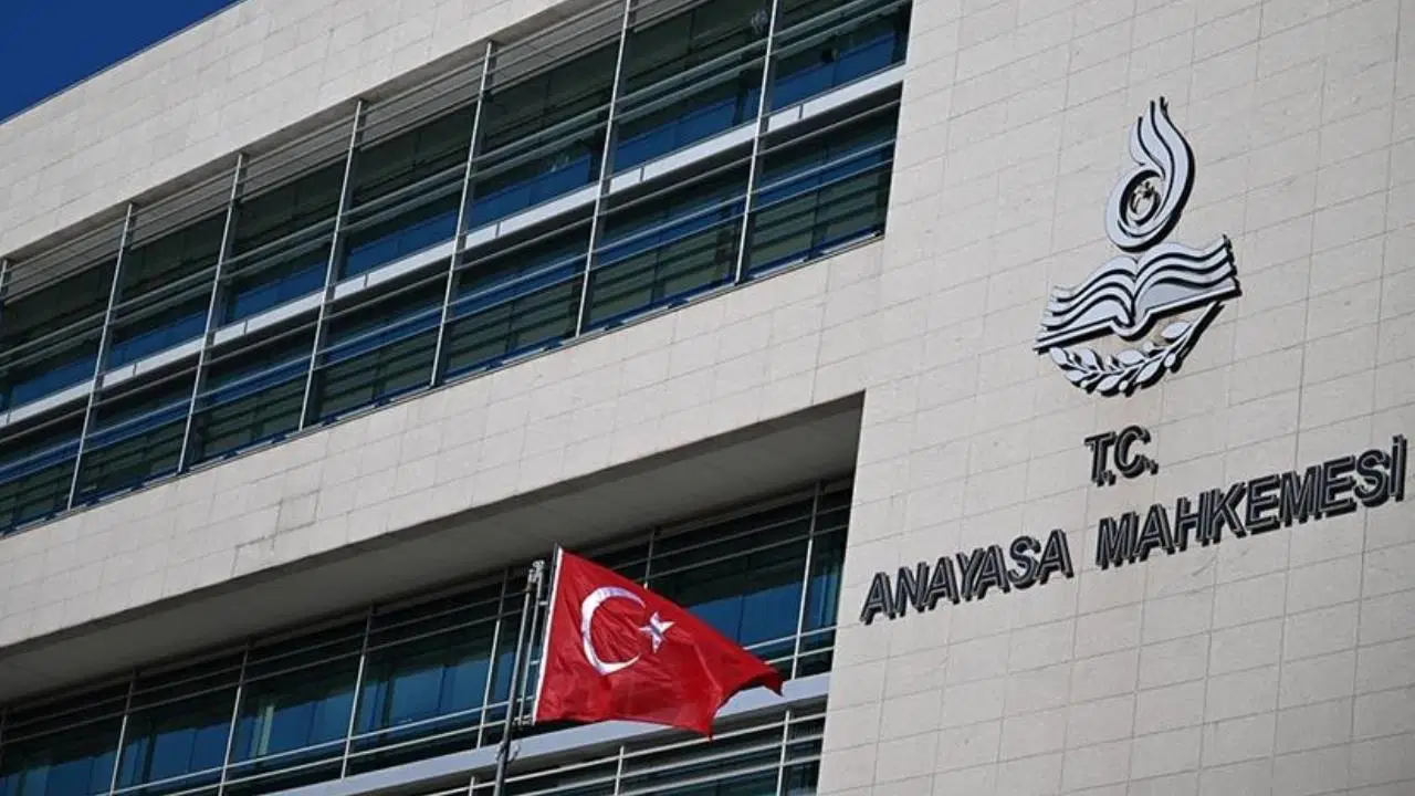 AYM’den 10 siyasi parti için karar